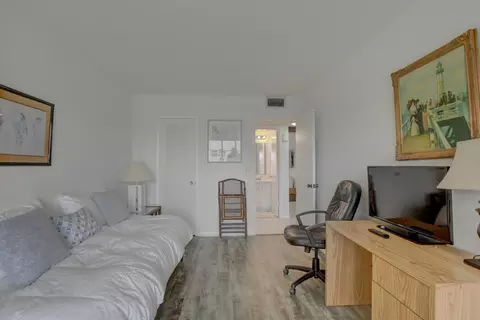 3046 Cornwall C #3046 C, Boca Raton, FL 33434 photo 17