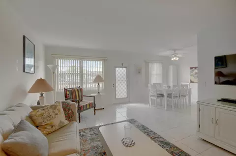 3046 Cornwall C #3046 C, Boca Raton, FL 33434 photo 6