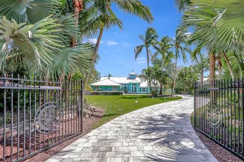 3659 SW Saint Lucie Shores Dr, Palm City, FL 34990