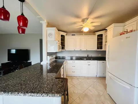 47 Somerset C, West Palm Beach, FL 33417