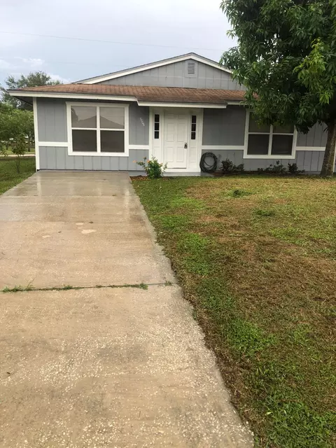 3306 SE Garden St, Stuart, FL 34997 photo 2