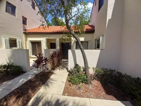 13 Via De Casas Sur #103, Boynton Beach, FL 33426