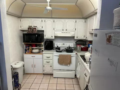 282 Seville L #282, Delray Beach, FL 33446