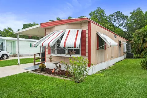 12 Palma Del Rio, Port Saint Lucie, FL 34952