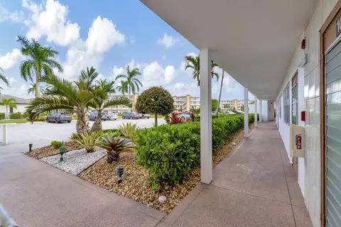 1071 Cornwall D, Boca Raton, FL 33434 photo 8