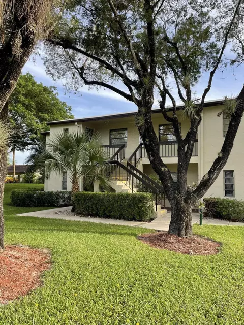 8435 Casa Del Lago #B, Boca Raton, FL 33433