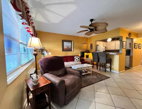 203 Camden I, West Palm Beach, FL 33417