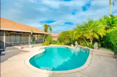 1333 W Indies Way, Lantana, FL 33462