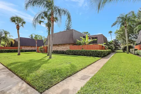 5999 SE Windsong Ln, Stuart, FL 34997 photo 2