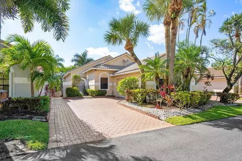 17370 Via Capri E, Boca Raton, FL 33496
