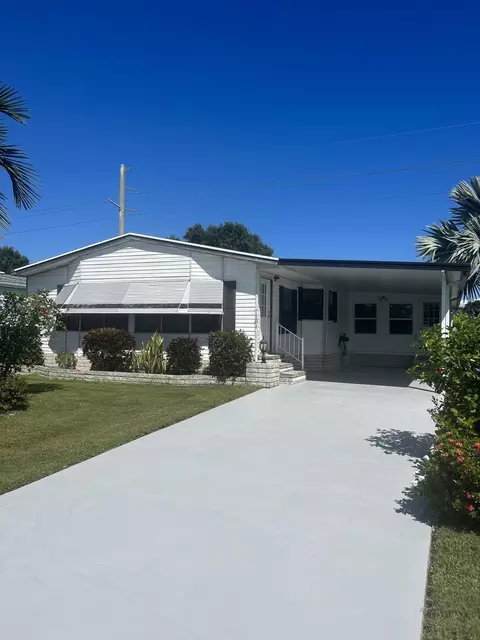 7101 SE Birchwood Ln, Stuart, FL 34997 photo 2