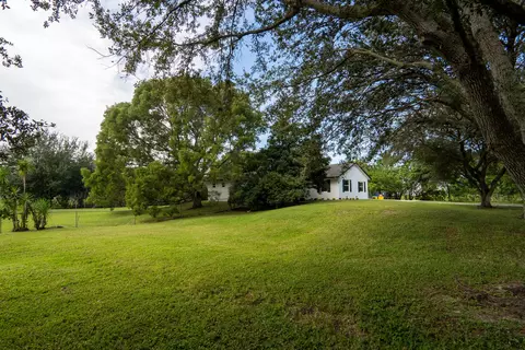 17630 38th Ln N, Loxahatchee, FL 33470