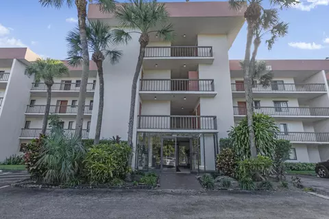5917 Via Vermilya #307, Lake Worth, FL 33462