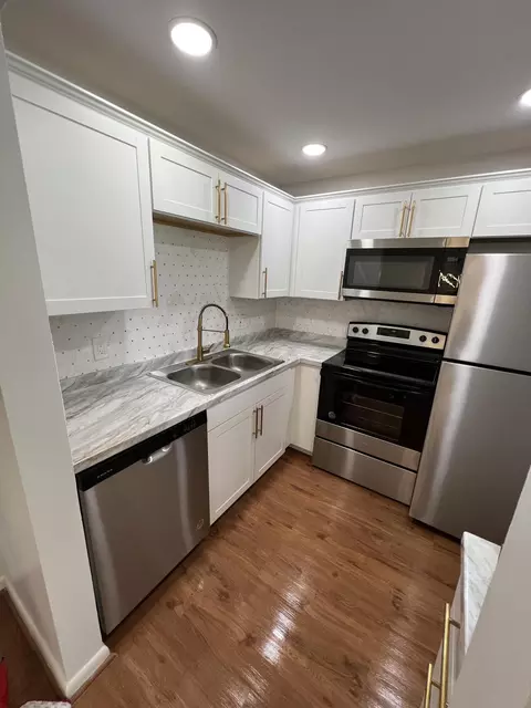 54 Dorchester C, West Palm Beach, FL 33417