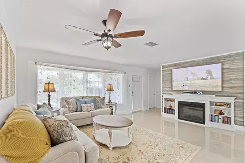 925 E River Dr, Margate, FL 33063 photo 7