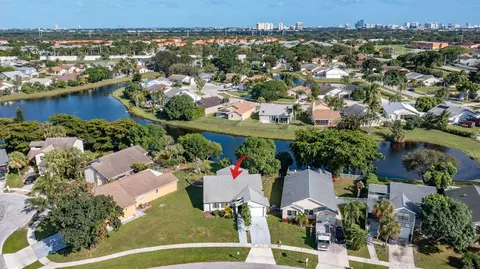 4763 Brook Dr, West Palm Beach, FL 33417