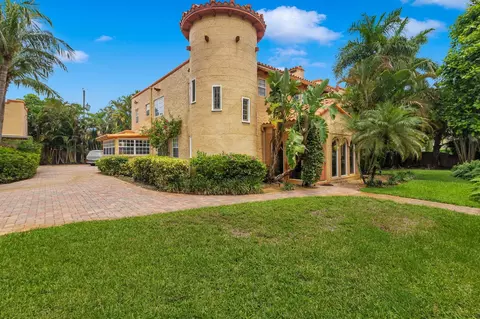 319 E Lakewood Rd, West Palm Beach, FL 33405