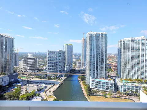31 SE 5th St #3719, Miami, FL 33131