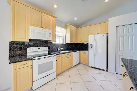 10374 Utopia Cir E, Boynton Beach, FL 33437 photo 10