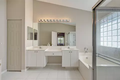 10374 Utopia Cir E, Boynton Beach, FL 33437 photo 14