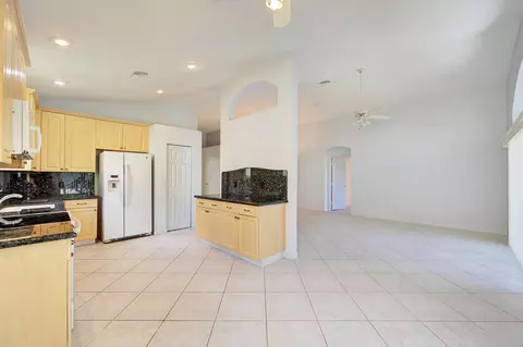 10374 Utopia Cir E, Boynton Beach, FL 33437 photo 8