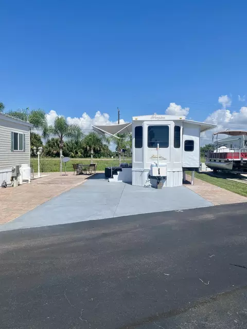 7950 Hwy 78 #15, Okeechobee, FL 34974