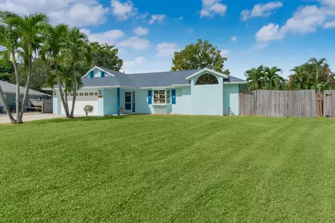 569 NE Lima Vias, Jensen Beach, FL 34957