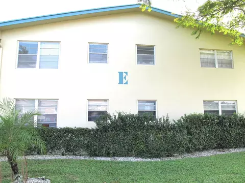 107 Dorchester E, West Palm Beach, FL 33417