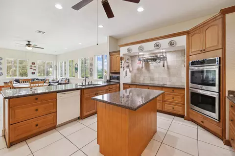 18638 SE Old Trail East Dr E, Jupiter, FL 33478 photo 9