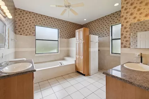 18638 SE Old Trail East Dr E, Jupiter, FL 33478 photo 22