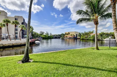 7 Royal Palm Way #104, Boca Raton, FL 33432