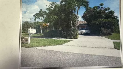 96 E Pinehill Trl E, Tequesta, FL 33469 photo 1
