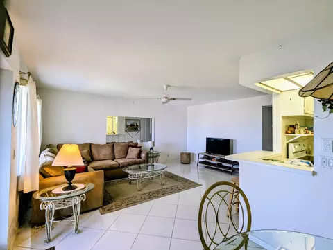 143 Somerset G, West Palm Beach, FL 33417