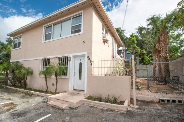 2014 N Tamarind Ave, West Palm Beach, FL 33407