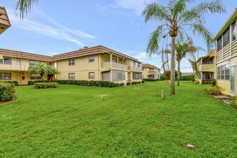 200 Saxony E, Delray Beach, FL 33446 photo 40