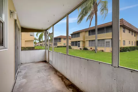200 Saxony E, Delray Beach, FL 33446 photo 34