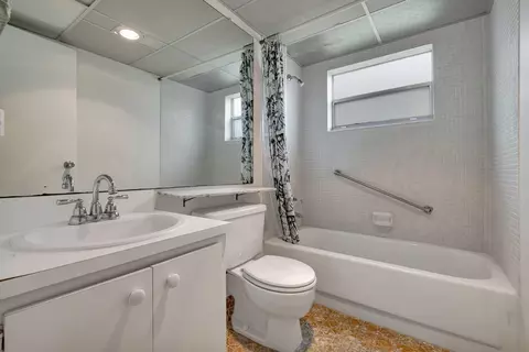 200 Saxony E, Delray Beach, FL 33446 photo 26