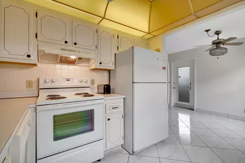 200 Saxony E, Delray Beach, FL 33446 photo 16