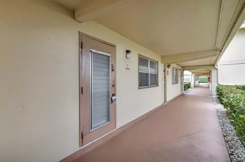 200 Saxony E, Delray Beach, FL 33446 photo 5