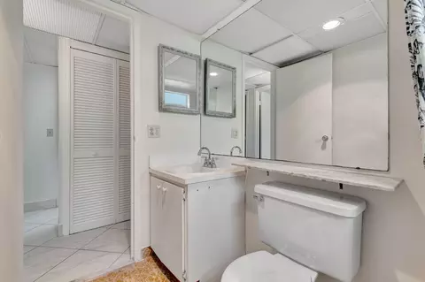 200 Saxony E, Delray Beach, FL 33446 photo 27