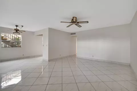 200 Saxony E, Delray Beach, FL 33446 photo 11