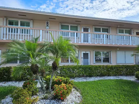 30 Somerset B, West Palm Beach, FL 33417