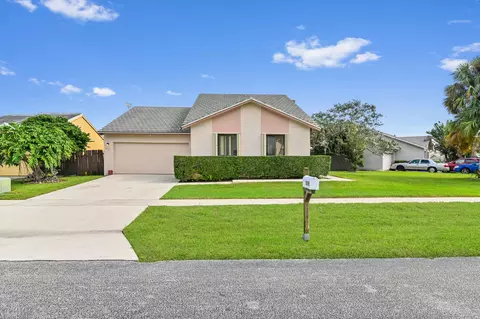 6098 Farmers Pl, Lake Worth, FL 33463