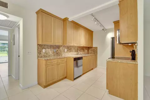 1091 Wolverton E, Boca Raton, FL 33434 photo 6