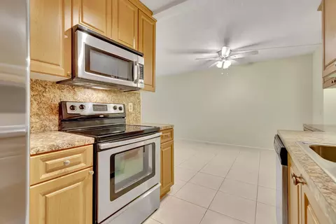 1091 Wolverton E, Boca Raton, FL 33434 photo 4