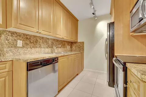 1091 Wolverton E, Boca Raton, FL 33434 photo 3