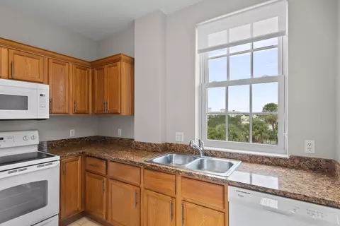 101 SE Ocean Blvd #305, Stuart, FL 34994 photo 3