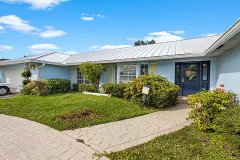 4284 SE Fairway E, Stuart, FL 34997