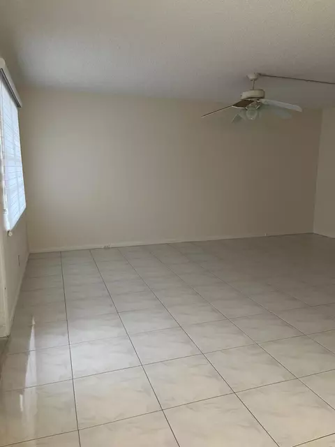 2035 Wolverton B, Boca Raton, FL 33434 photo 2