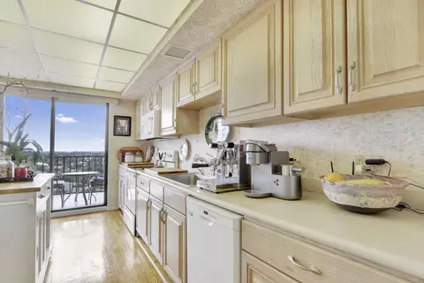 100 Beach Rd #704, Tequesta, FL 33469 photo 9